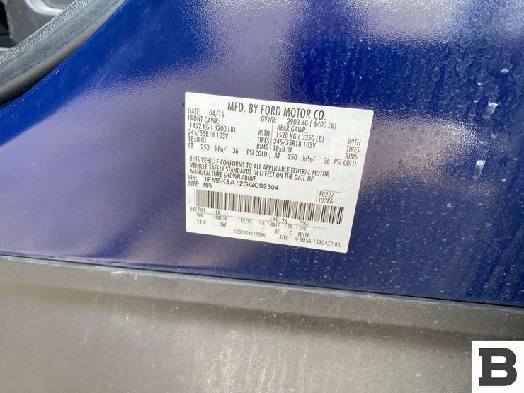 2016-ford-explorer-image-30