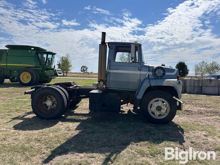 1981-ford-ln9000-image-4