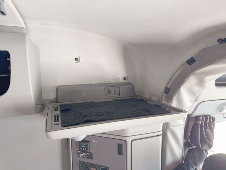 2017-peterbilt-579-image-79