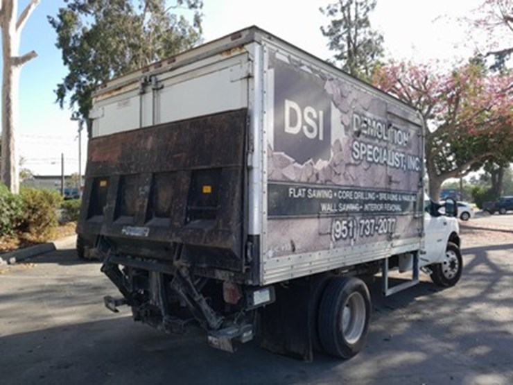 2004-ford-f550-image-4