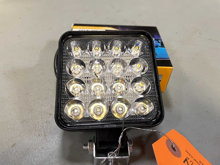 #8527-•-(2)-led-work-lights,-3.5"-square,-12/24vdc-(pr12)-image-1