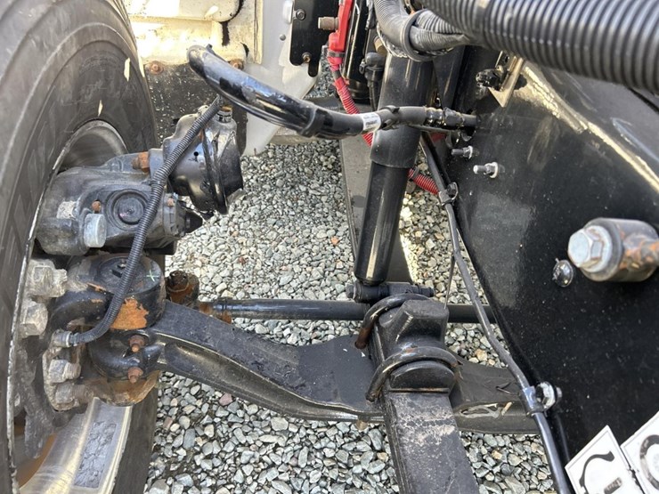 2017-peterbilt-337-image-85