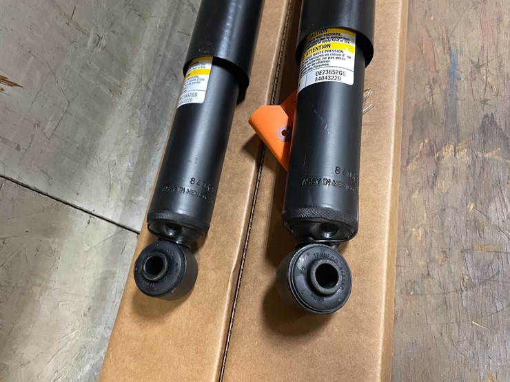 #8629-•-gm-truck-rear-shocks-(prld)-image-4