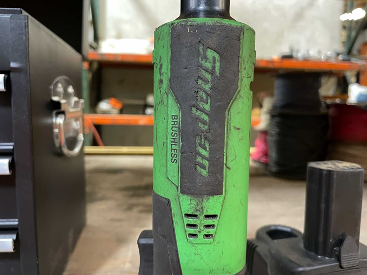 #8541-•-snap-on-3/8"-power-ratchet-wrench-with-batteries-and-charger-(pr12)-image-3