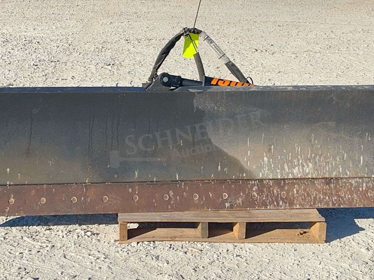 john-deere-8-image-8