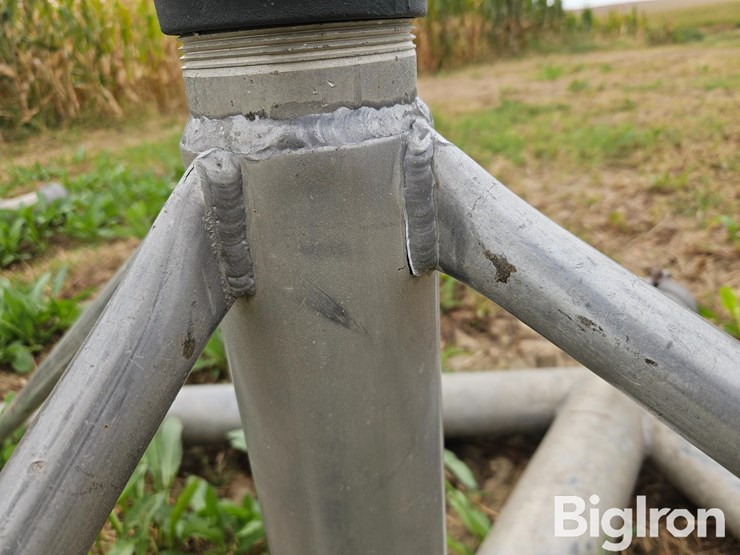 big-gun-irrigation-sprinkler-on-aluminum-stand-image-9