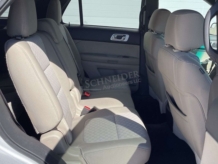 2013-ford-explorer-image-57