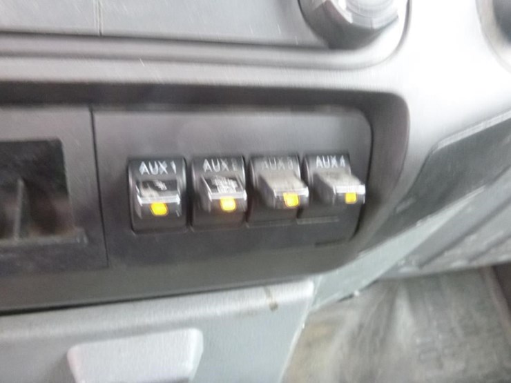 2015-ford-f550-image-21