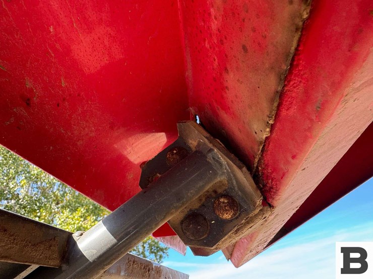 2012-massey-ferguson-2190-image-24