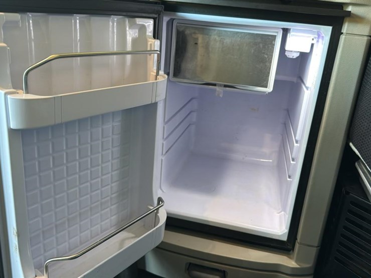 2023-peterbilt-579-image-67