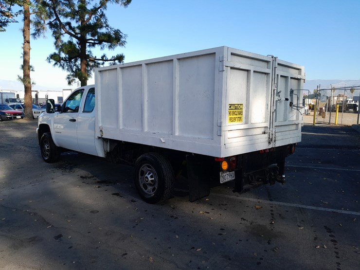 2013-chevrolet-silverado-2500hd-image-3