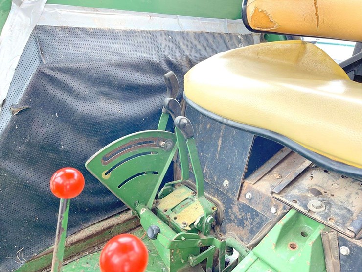 john-deere-2840-image-39