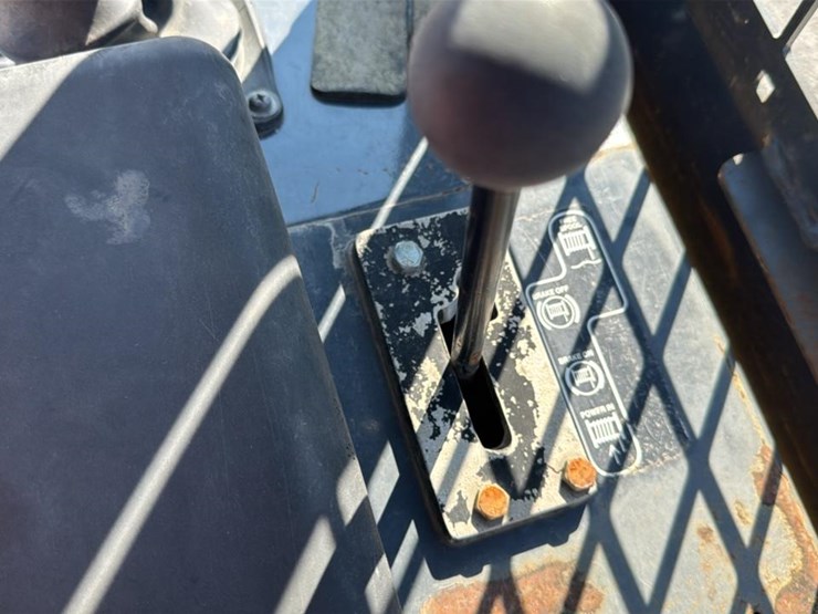 2015-deere-450j-lt-image-19