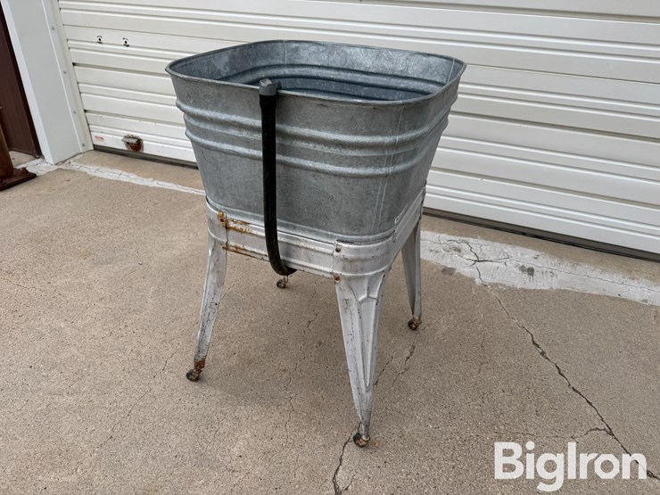 galvanized-wash-tub-image-1
