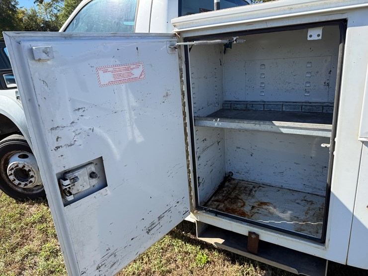 2008-ford-f550-image-12