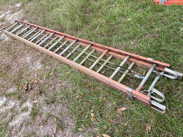 #59-•-#167-•-24-foot-fiberglass-extension-ladder-image-1