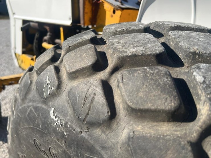 #2403-•-cub-cadet-l185-tractor-image-19