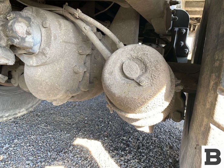 2006-peterbilt-320-image-23