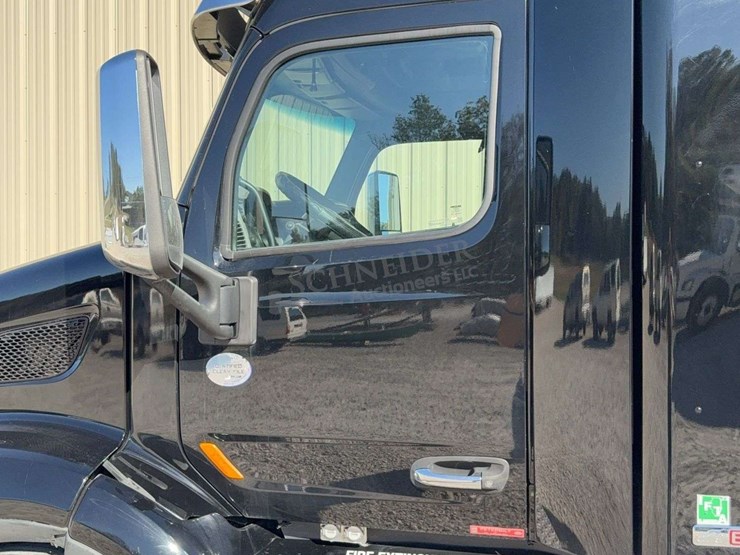 2017-peterbilt-579-image-103