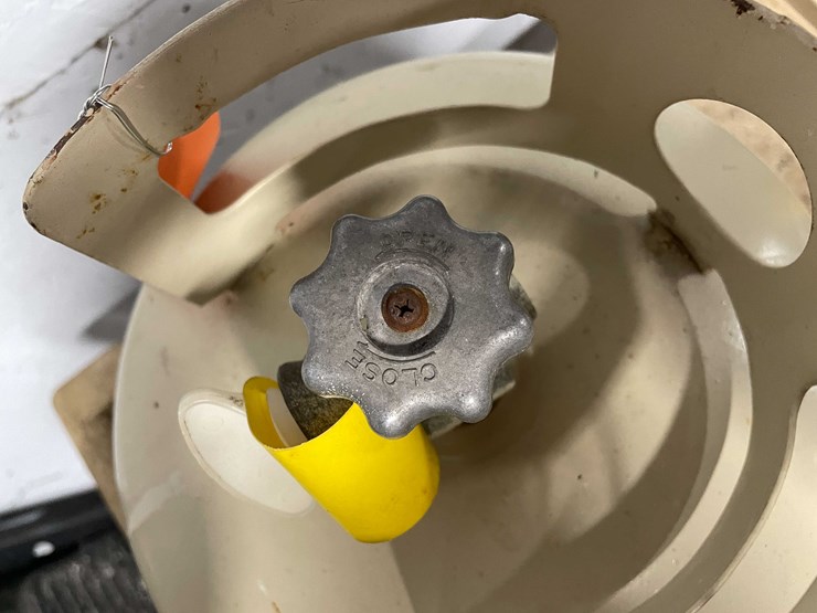 #8614-•-propane-tank-(cw)-image-6