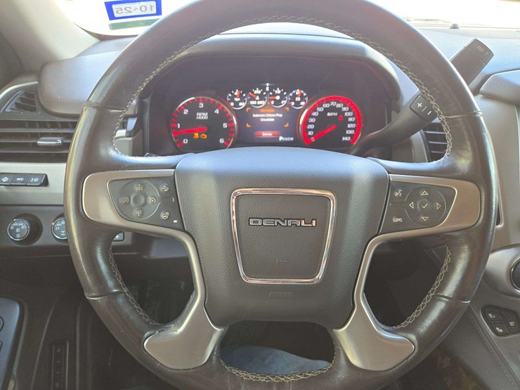 2015-gmc-yukon-denali-image-18