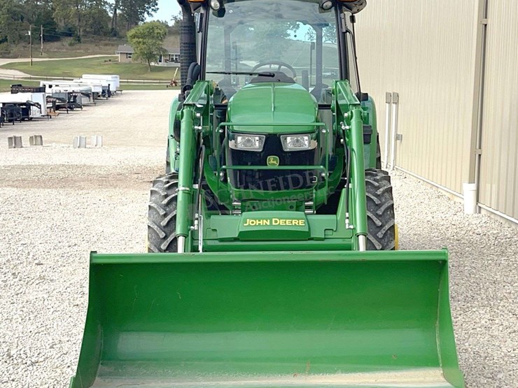 2022-john-deere-5065e-image-9
