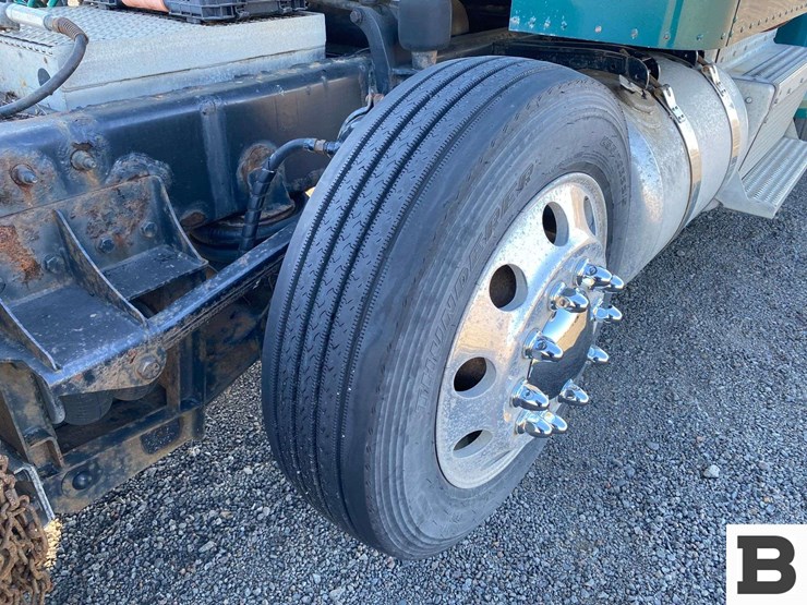 2013-peterbilt-367-image-33