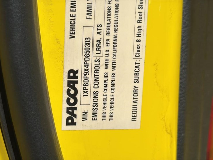 2023-peterbilt-579-image-9