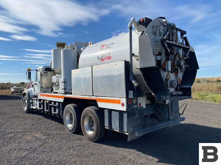 2017-mack-granite-gu713-image-5