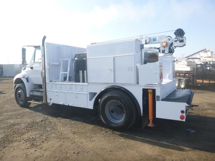 2011-international-durastar-4300-image-4