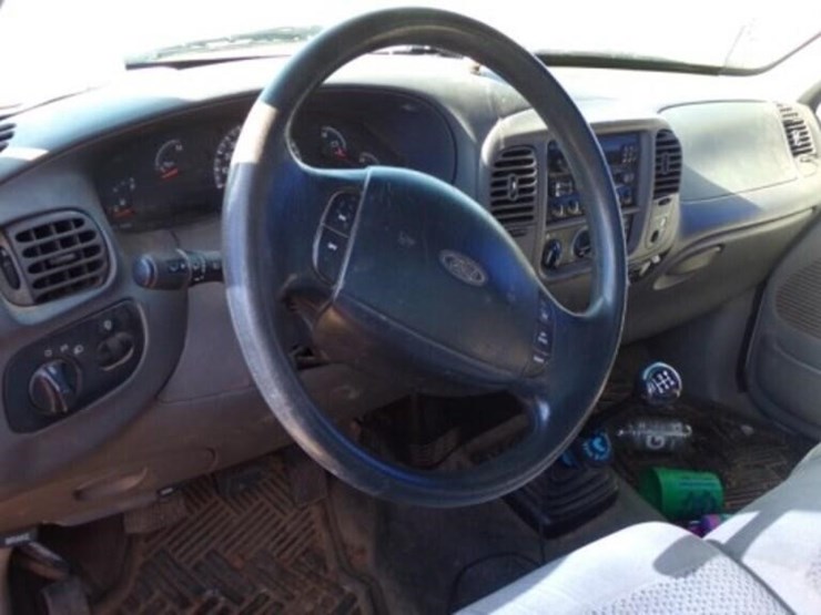 2000-ford-f150-xl-image-13