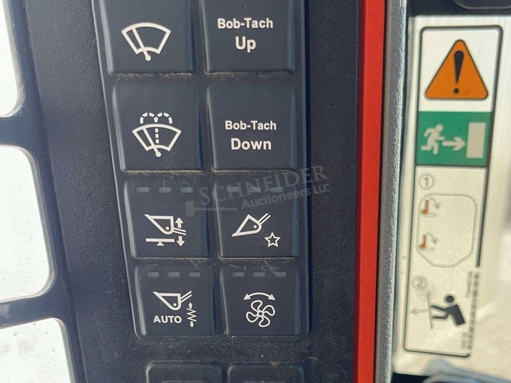 2022-bobcat-t66-image-34