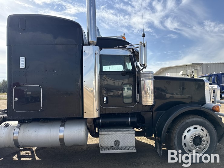 2005-peterbilt-378-image-13