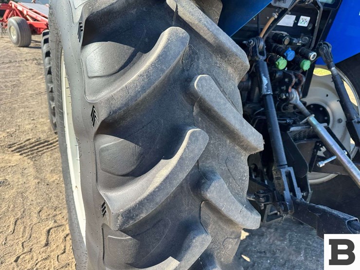 2014-new-holland-t4.105-image-24