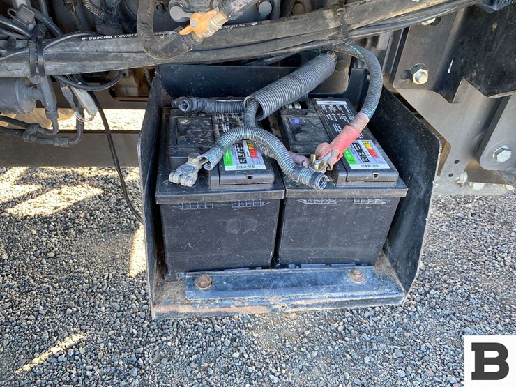 2012-massey-ferguson-5475-image-48