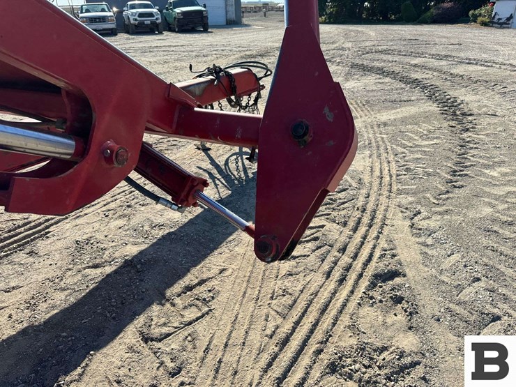 morris-pro-ag-hd4sr-bale-stacker-image-36