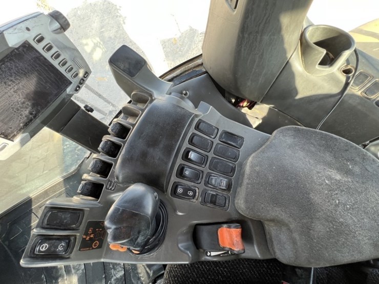 2016-challenger-mt965e-image-46