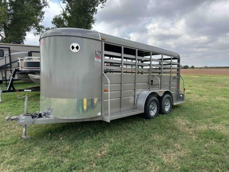2023-w-w-16'-livestock-trailer-image-1