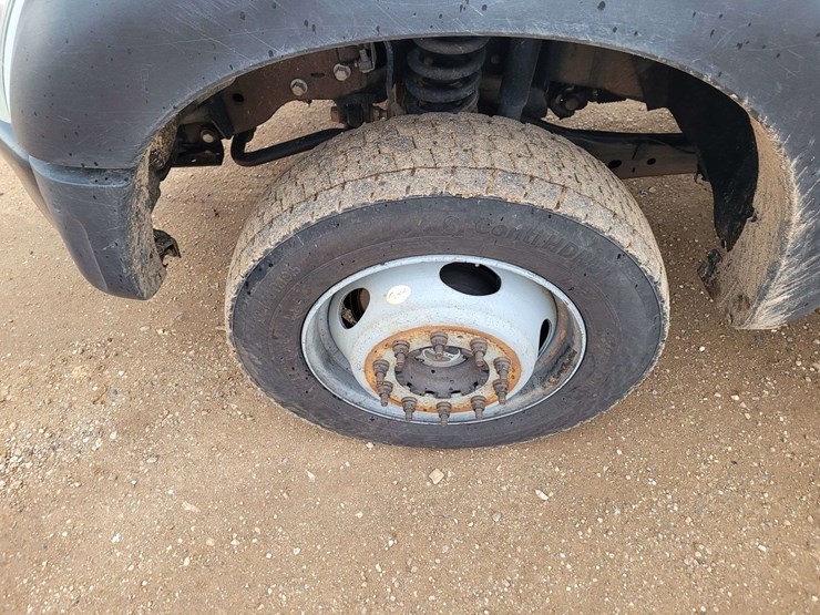 2012-ford-f550-image-14