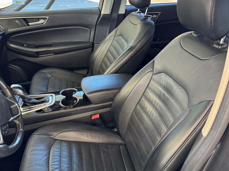 2015-ford-edge-image-10