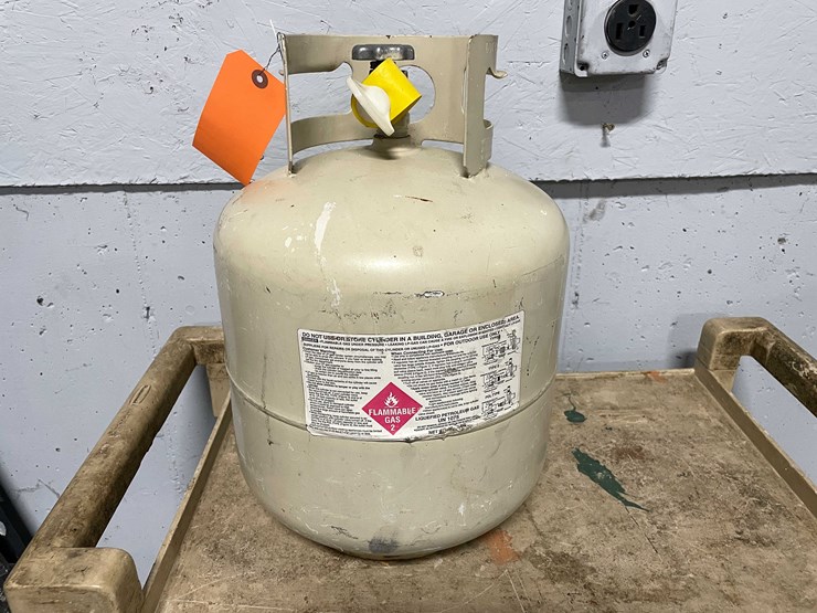 #8614-•-propane-tank-(cw)-image-1
