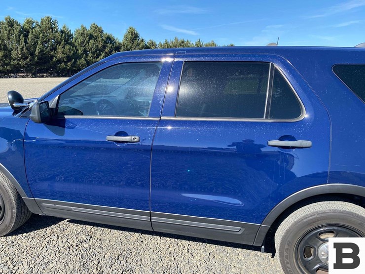 2018-ford-explorer-image-12