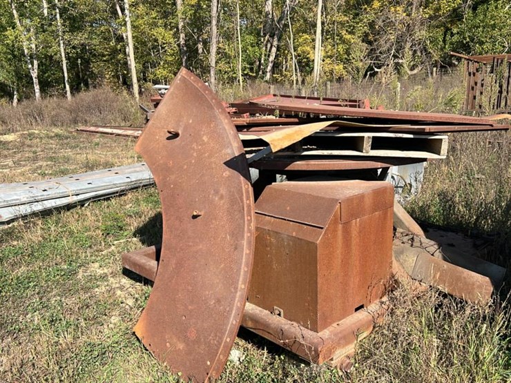 #4714-•-16’x16’-clemco-abrasive-blast-room-image-2