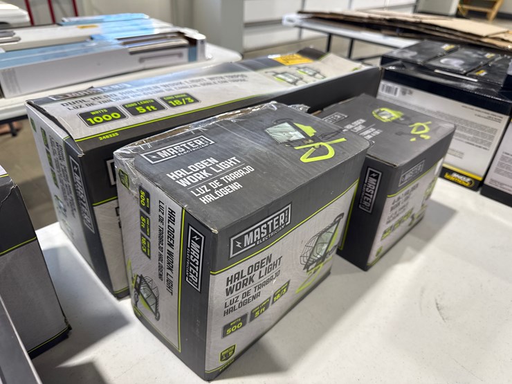 #28396-•-lot-of-master-electrician-halogen-work-lights-&-tripod-image-5