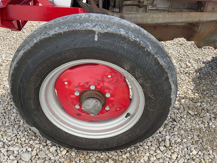 massey-ferguson-135-image-25