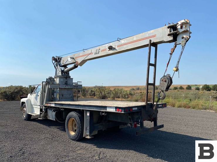 1985-ford-f800-image-3