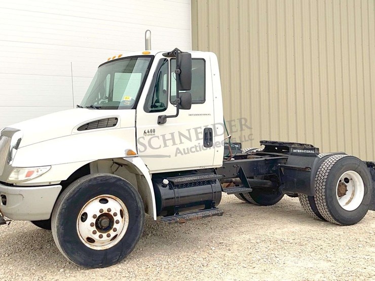 2003-international-durastar-4400-image-2