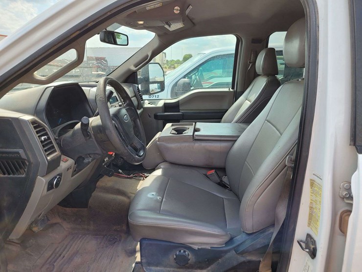 2018-ford-f350-image-9