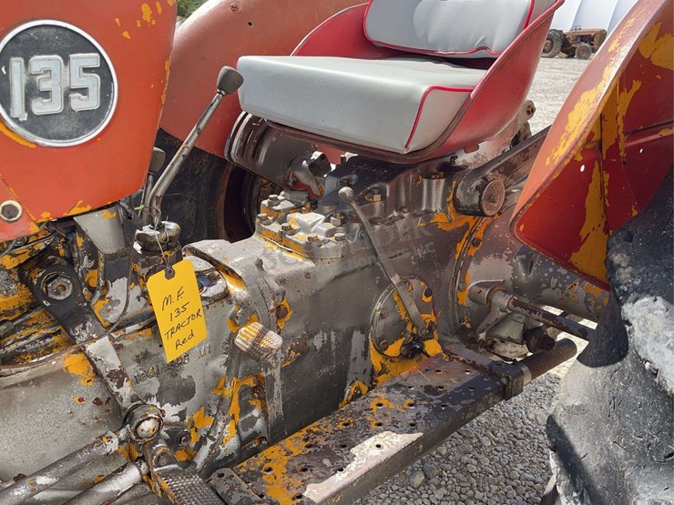 massey-ferguson-135-image-15