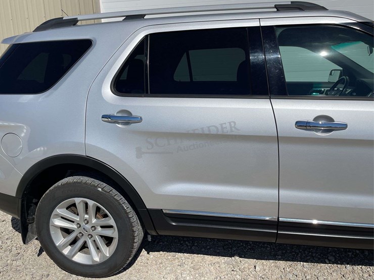 2013-ford-explorer-image-16